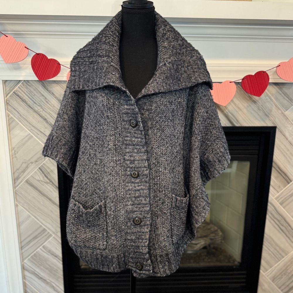 Aerie Chunky‎ Knit Button Cardigan Sweater Cape Shawl Pockets Gray XS/Small